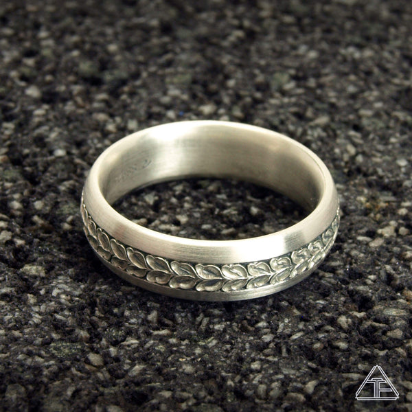 Hawthorne: Hand Engraved Band / Ring Size 9