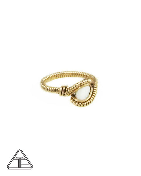 Size 4.5 - Pearl and Yellow Gold Wire Wrapped Ring